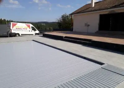 carrelage extérieur : terrasse de piscine